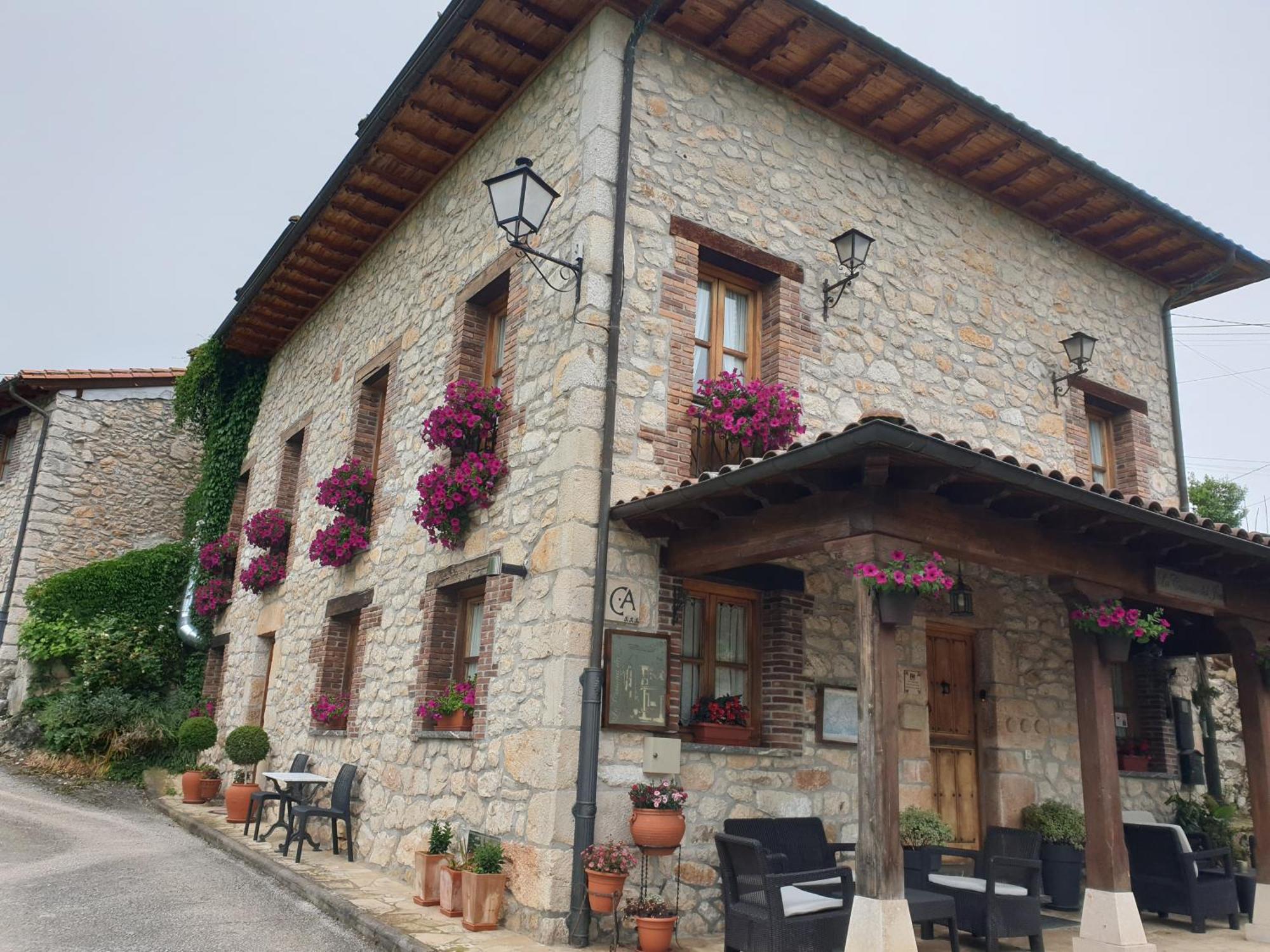 La Casona Del Jou Guest House Ortiguero Eksteriør bilde